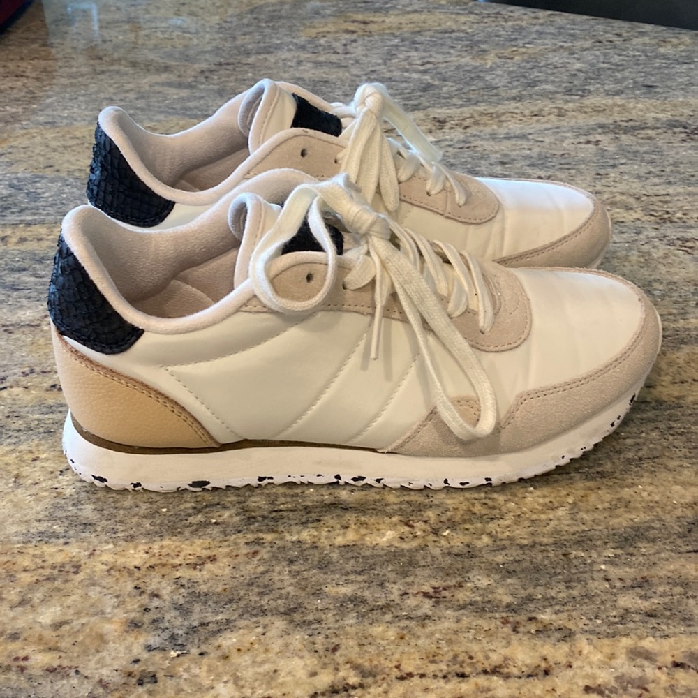 Nora Woden Shoes size 7.5 US